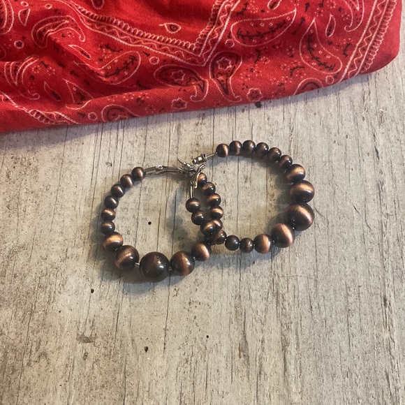 Kansas Copper Graduated Pearl Hoop Earrings, new! - Picture 2 of 2